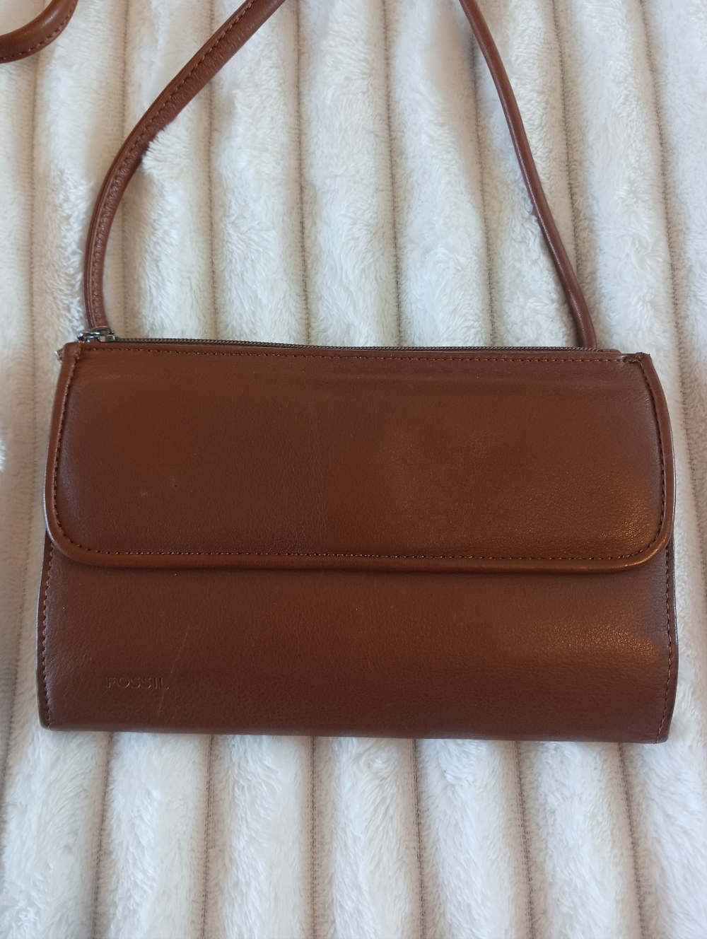 Fossil Leather Crossbody Bag - Sleek Wallet Purse